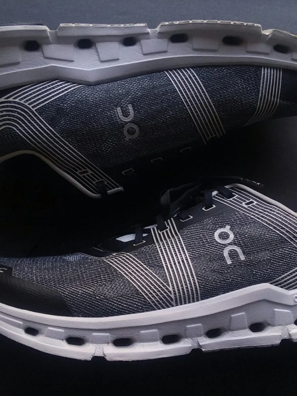 On Cloud Running Trainers Shoes Reflective Trim Logo Runners Gym Beach Work Out - Picture 11 of 13